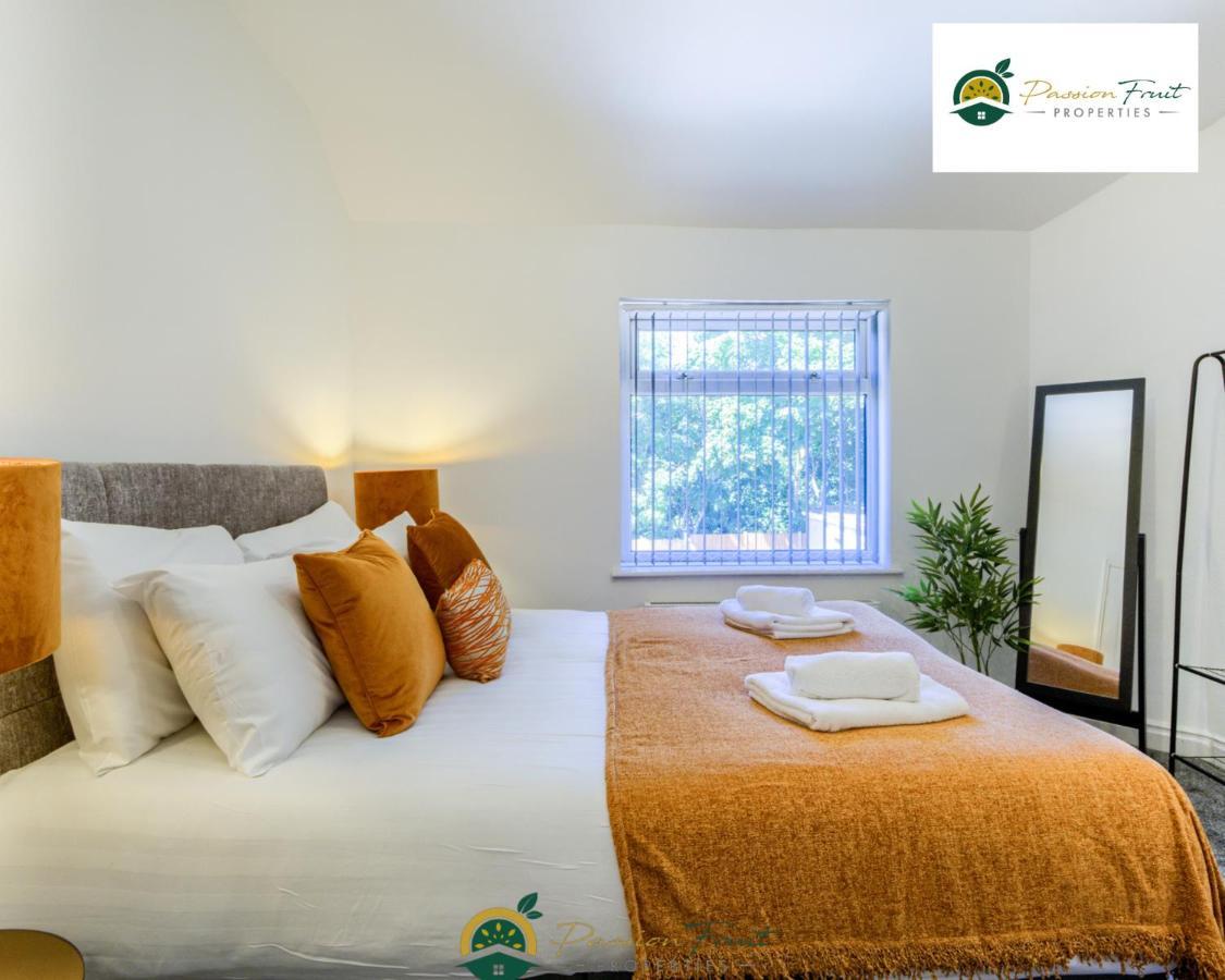 3 Bedroom Coventry House By Passionfruitproperties With Free Wi-Fi, Large Garden And Driveway - 52Nrc 外观 照片