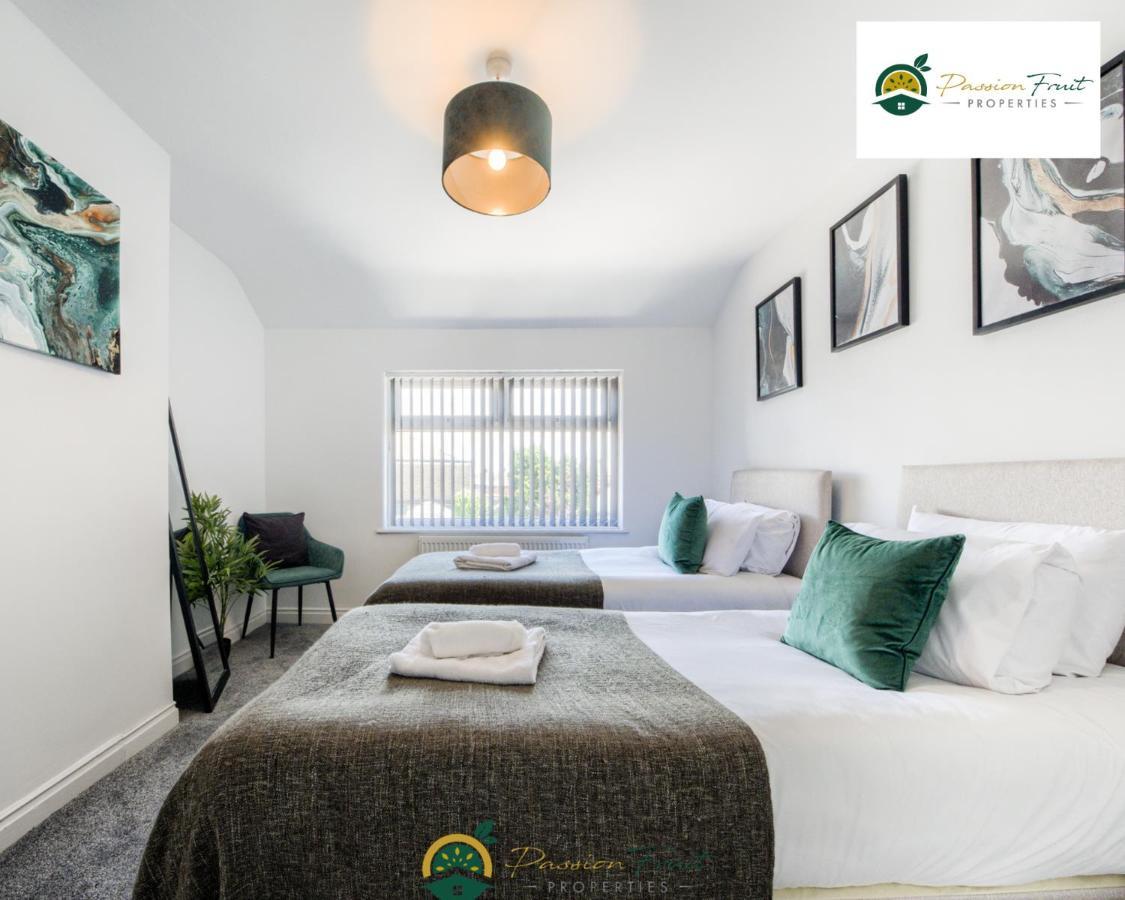 3 Bedroom Coventry House By Passionfruitproperties With Free Wi-Fi, Large Garden And Driveway - 52Nrc 外观 照片